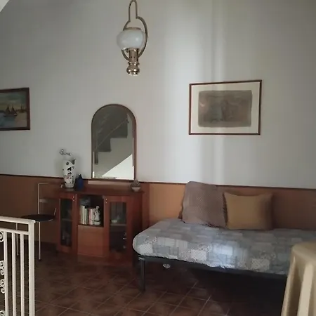 La Di Trisin *